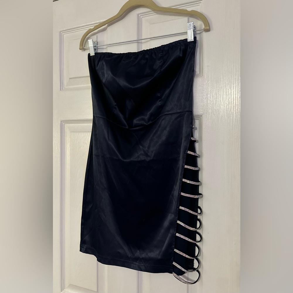 Windsor Elegant Midnight Blue Satin Dress with Rhinestone Accents Women’s Sz M